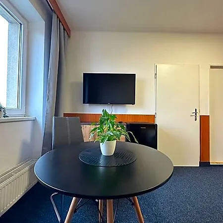 Morava 307 Uherske Hradiste Safarikova 855 Hotel *